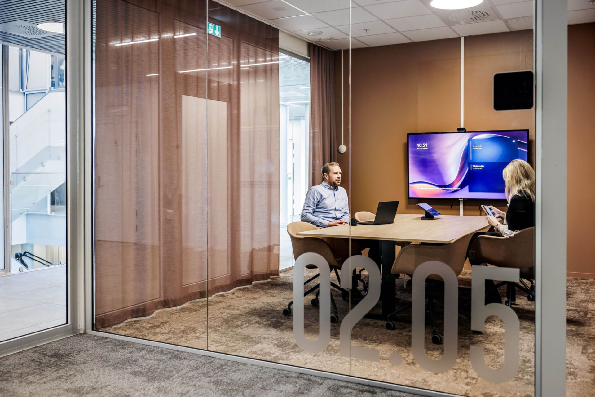 Referanselokaler fra annen kunde i tilsvarende lokaler som de ledige 1.259 kvm vi har i 3. etg. foto@knutneerland / @magentfotografer